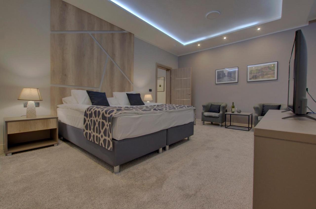 Hotel Zlatna Zita Пале Екстер'єр фото