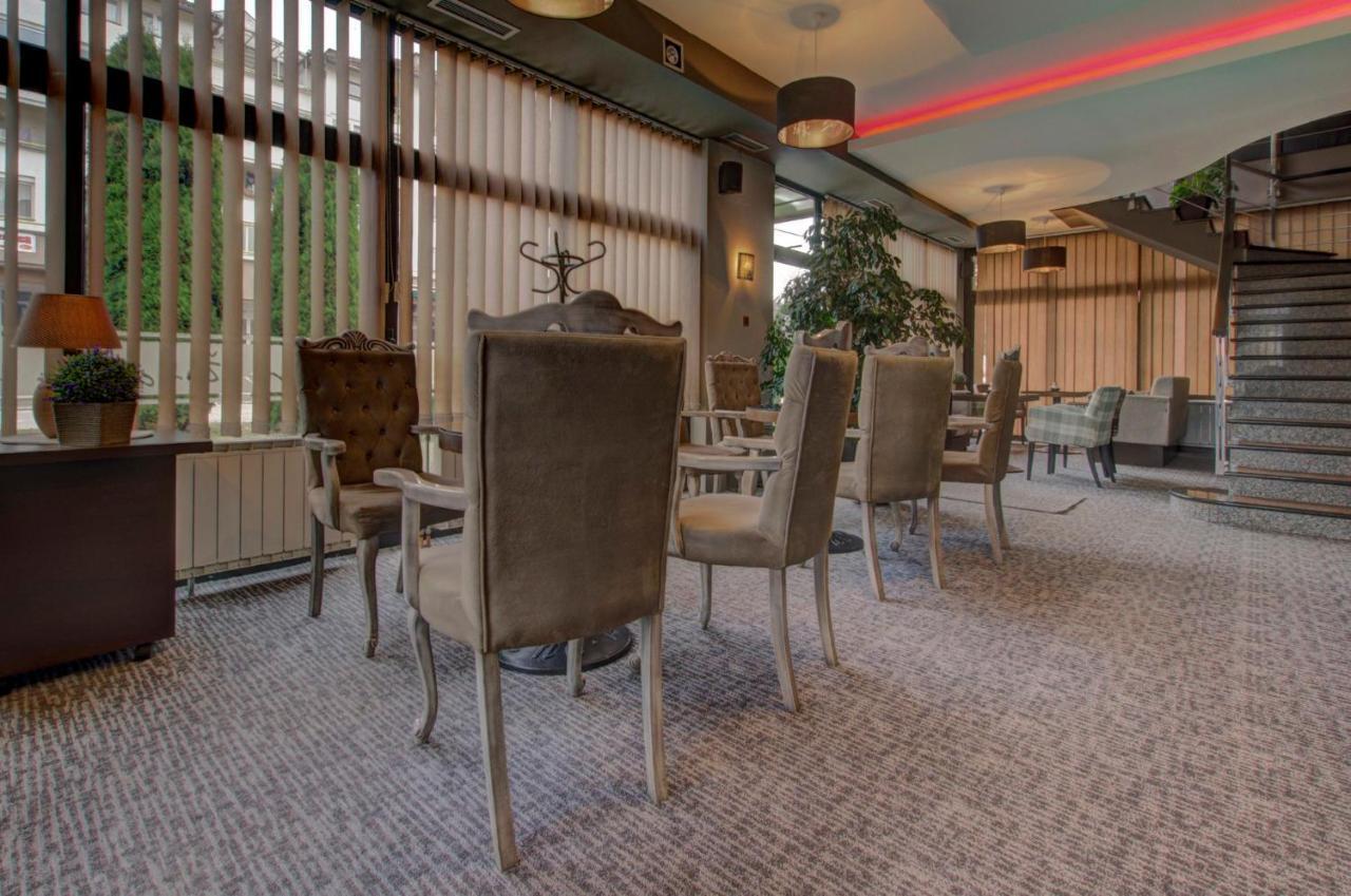 Hotel Zlatna Zita Пале Екстер'єр фото